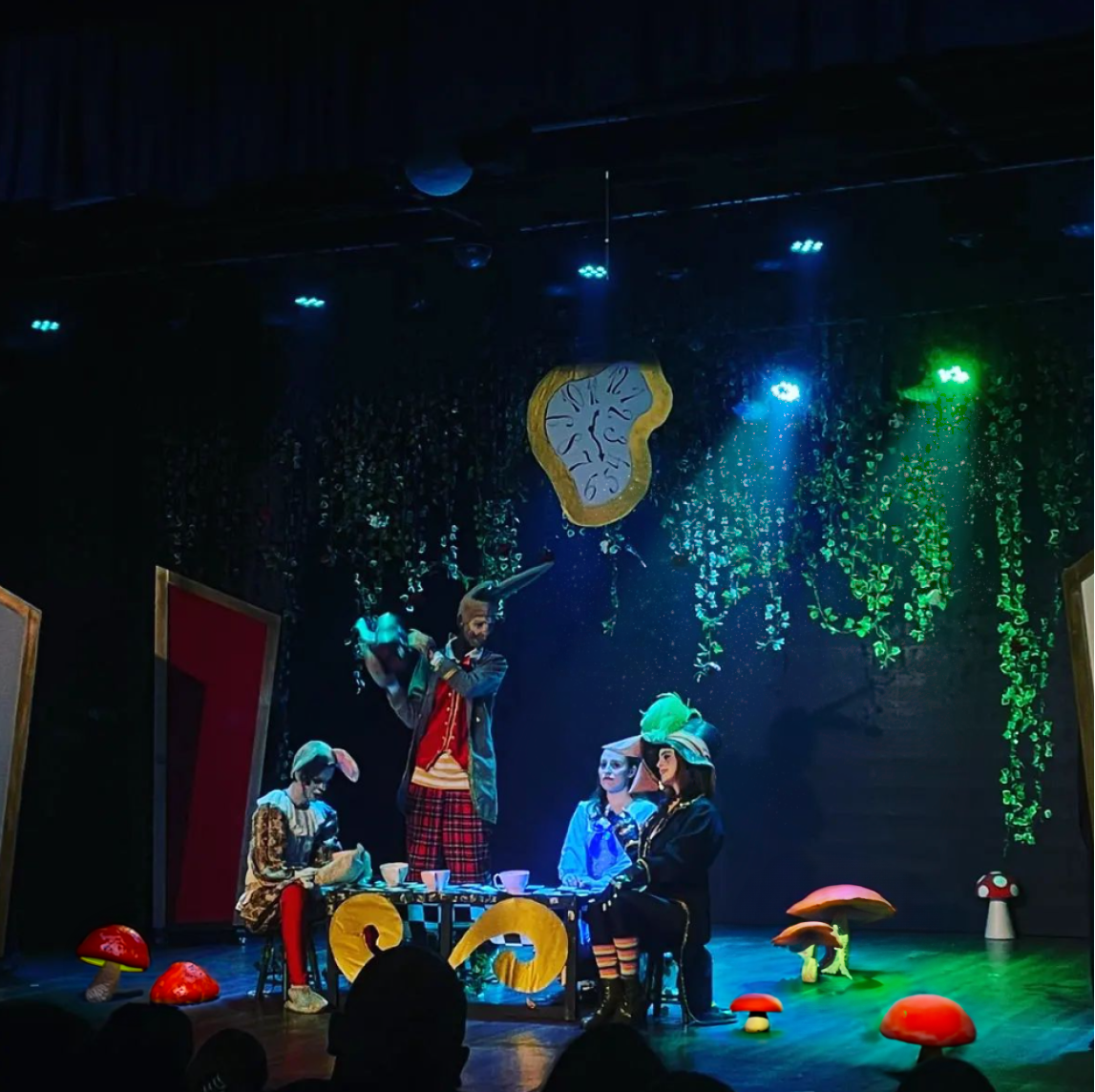 Cenário de Alice no País das Maravilhas